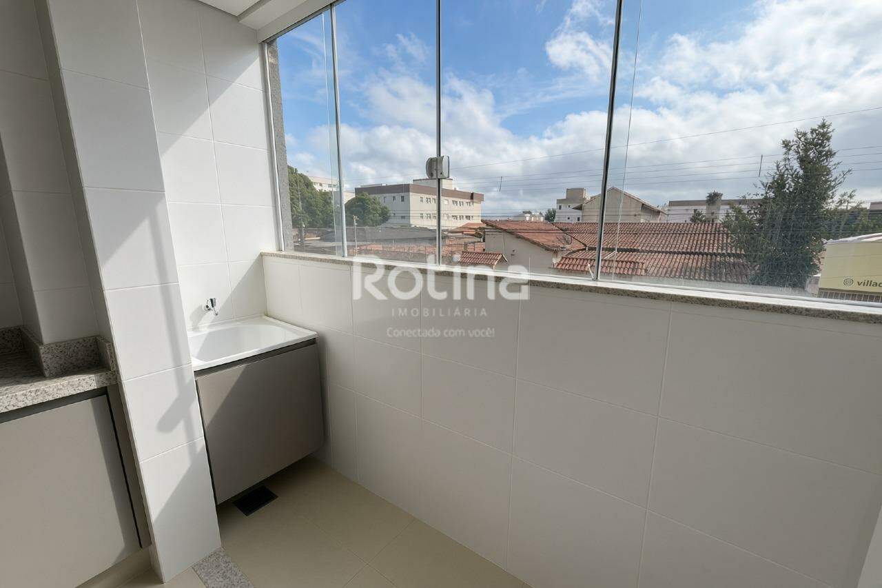 Apartamento à venda, em Uberlândia no bairro Santa Mônica no valor de R$ 360.000,00 - Rotina Imobiliária: 