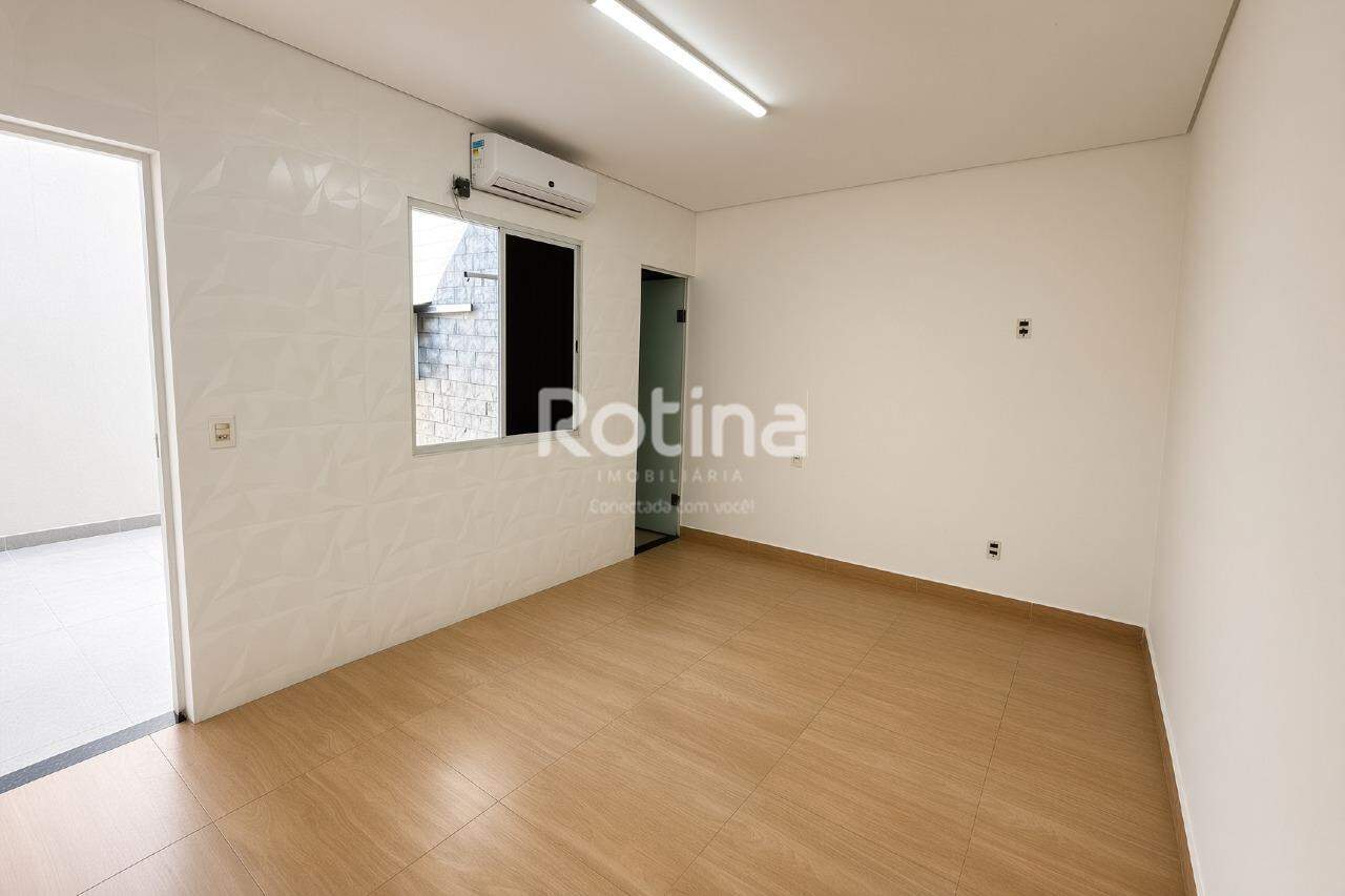 Casa Condomínio Fechado para alugar, 3 quartos em Uberlândia no bairro Aclimação no valor de R$ 3.300,00 - Rotina Imobiliária: 