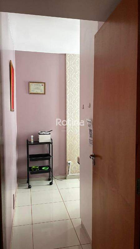 Apartamento à venda, 3 quartos em Uberlândia no bairro Santa Mônica no valor de R$ 450.000,00 - Rotina Imobiliária: 