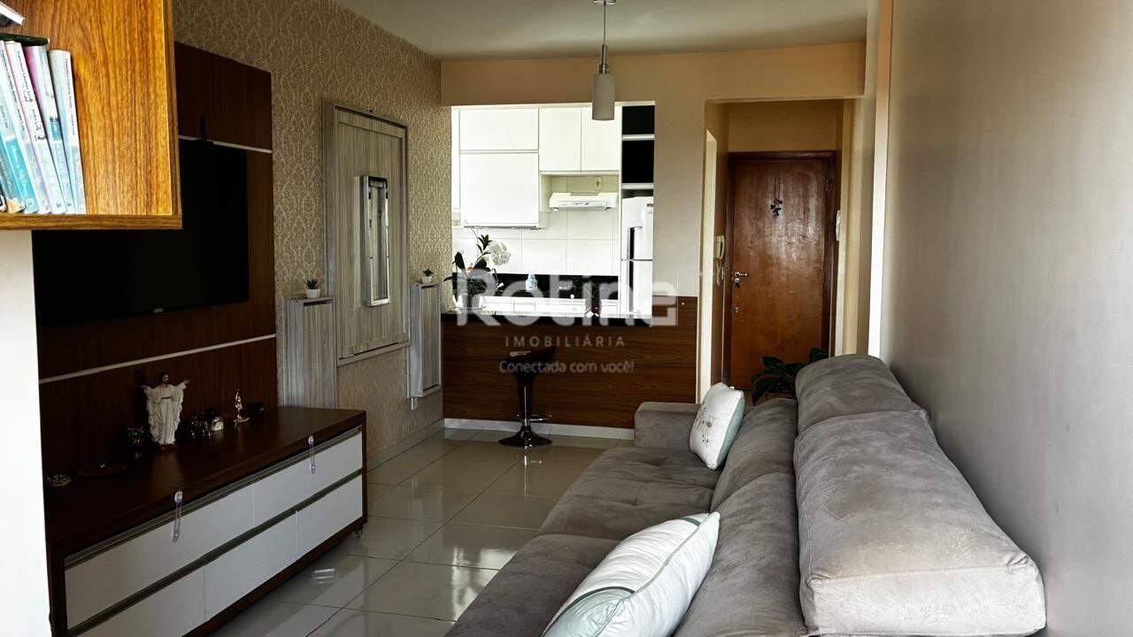 Apartamento à venda, 3 quartos em Uberlândia no bairro Santa Mônica no valor de R$ 450.000,00 - Rotina Imobiliária: 