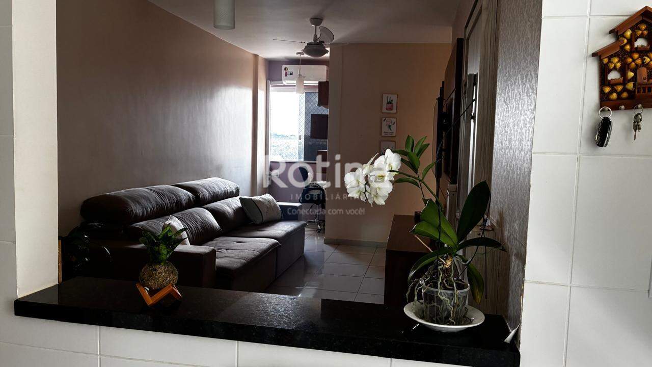 Apartamento à venda, 3 quartos em Uberlândia no bairro Santa Mônica no valor de R$ 450.000,00 - Rotina Imobiliária: 