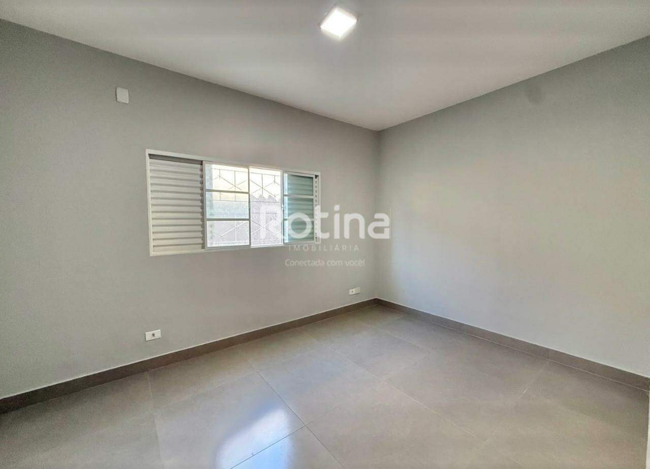 Casa à venda, 3 quartos em Uberlândia no bairro São Jorge no valor de R$ 450.000,00 - Rotina Imobiliária: 