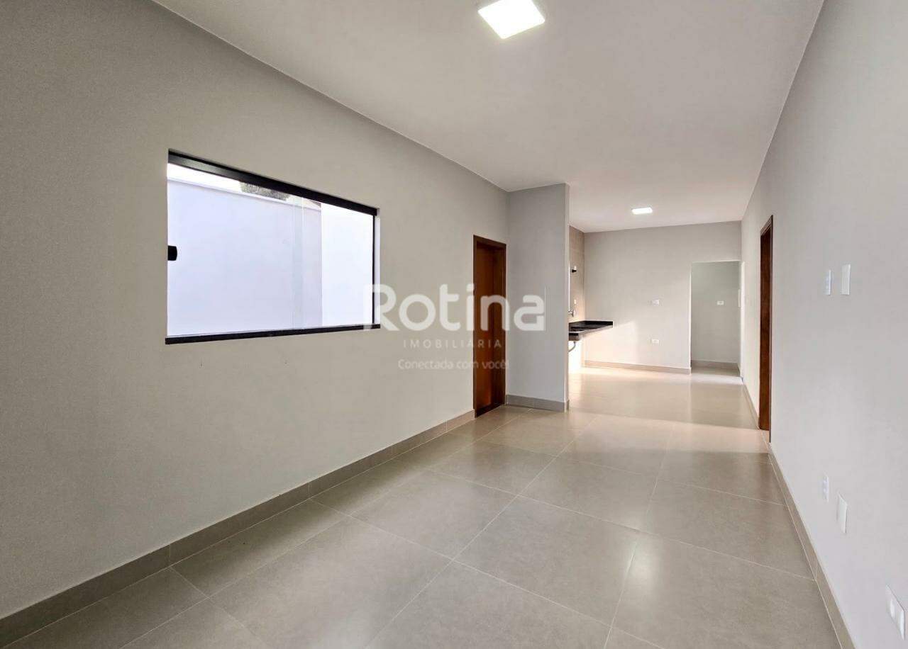 Casa à venda, 3 quartos em Uberlândia no bairro Granada no valor de R$ 680.000,00 - Rotina Imobiliária: 