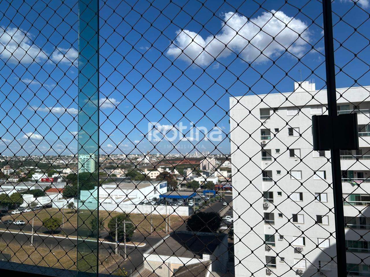 Apartamento à venda, 3 quartos em Uberlândia no bairro Santa Mônica no valor de R$ 850.000,00 - Rotina Imobiliária: 