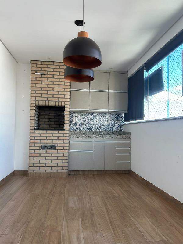 Apartamento à venda, 3 quartos em Uberlândia no bairro Santa Mônica no valor de R$ 850.000,00 - Rotina Imobiliária: 
