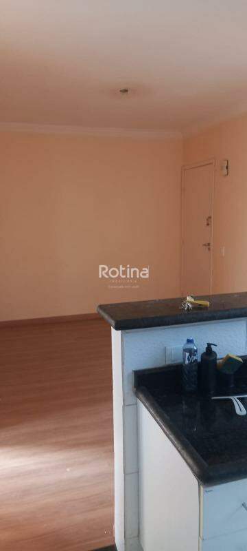 Apartamento à venda, 2 quartos em Uberlândia no bairro Chacaras Tubalina e Quartel no valor de R$ 180.000,00 - Rotina Imobiliária: 