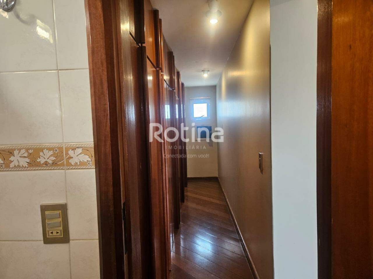Apartamento para alugar, 4 quartos em Uberlândia no bairro Centro no valor de R$ 4.000,00 - Rotina Imobiliária: 