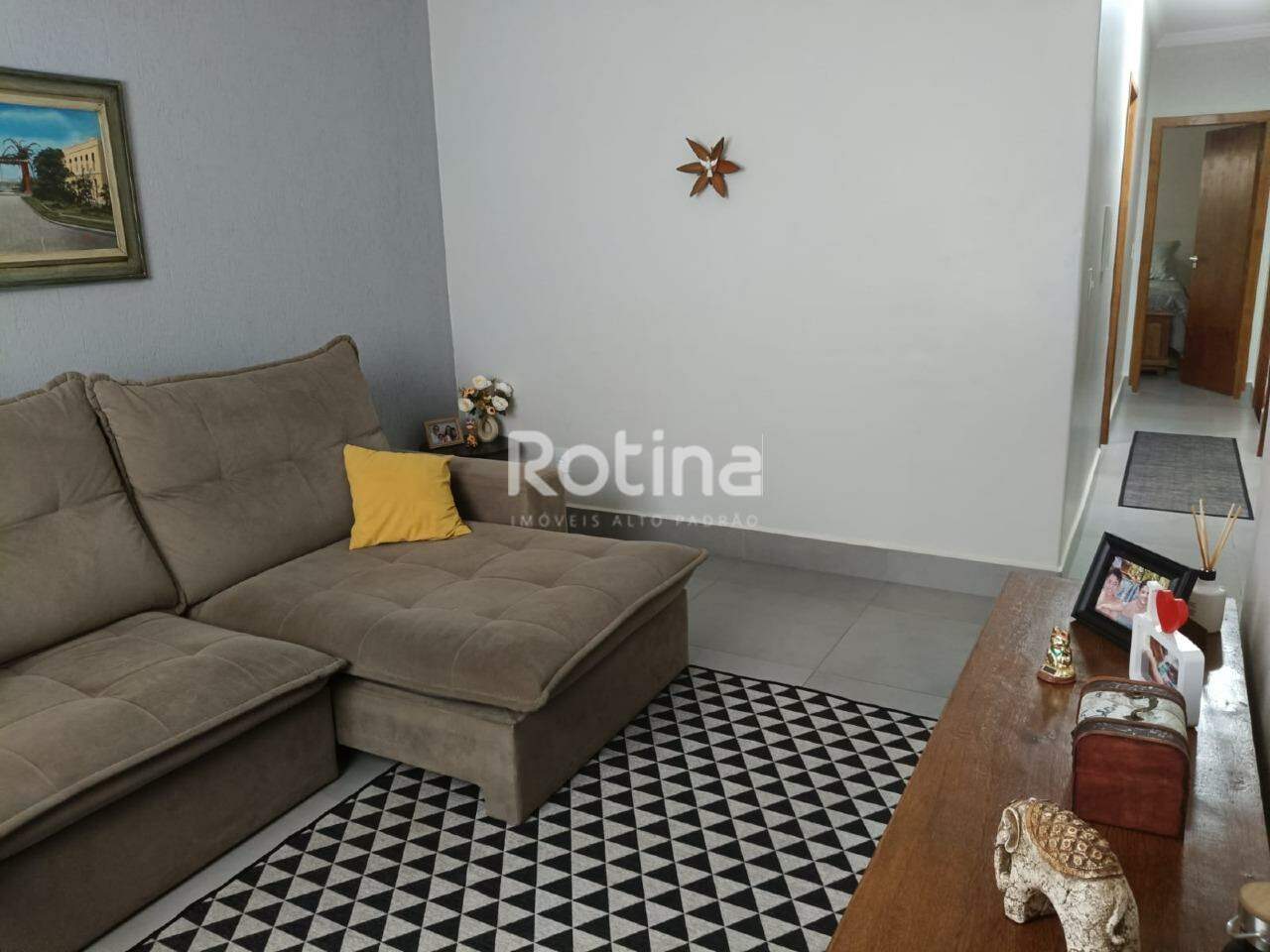 Casa Condomínio Fechado à venda, 3 quartos em Uberlândia no bairro Minas Gerais no valor de R$ 550.000,00 - Rotina Imobiliária: 