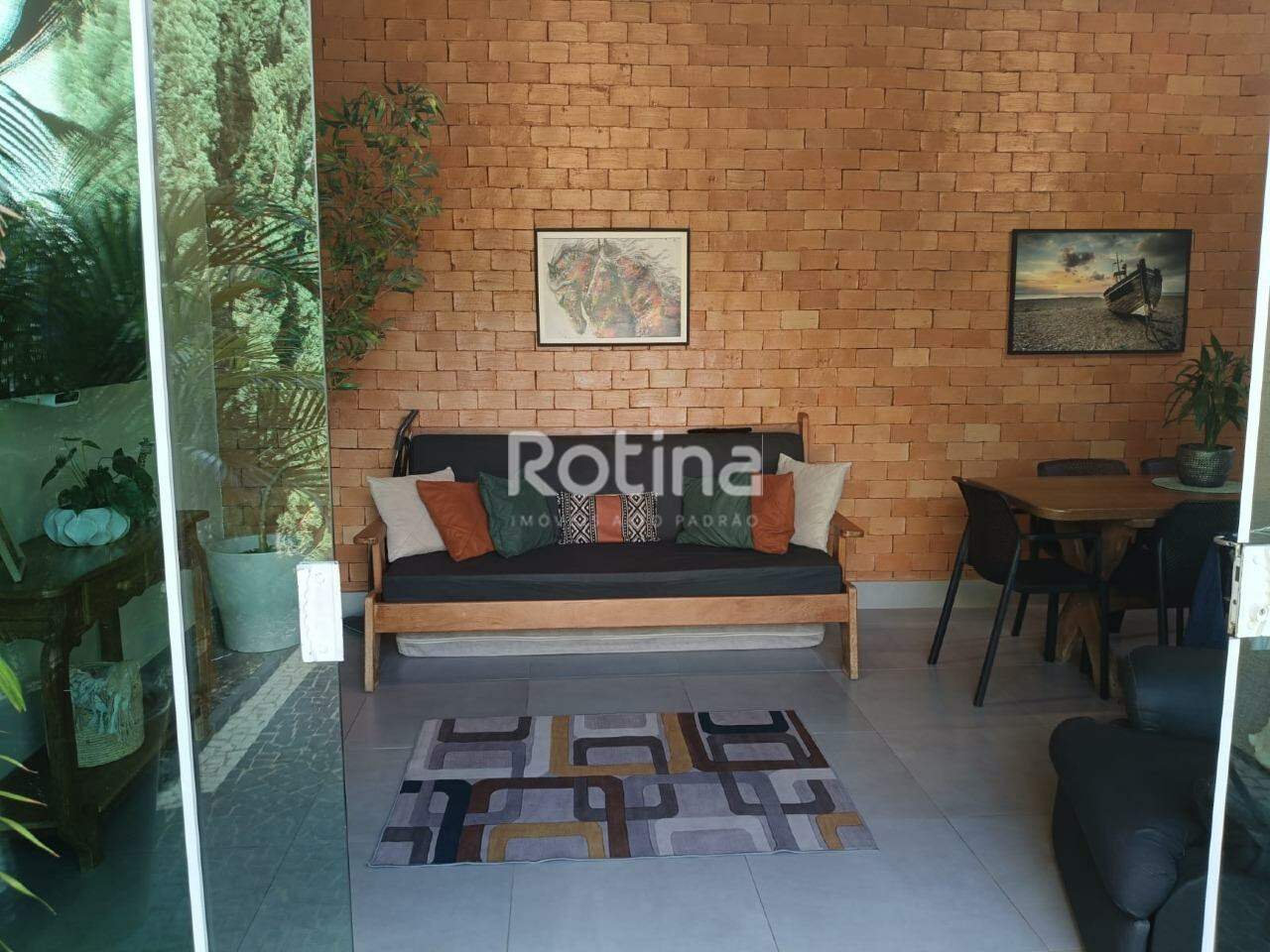 Casa Condomínio Fechado à venda, 3 quartos em Uberlândia no bairro Minas Gerais no valor de R$ 550.000,00 - Rotina Imobiliária: 