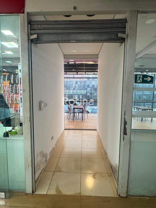 Loja para alugar, em Uberlândia no bairro Centro no valor de R$ 1.600,00 - Rotina Imobiliária: 