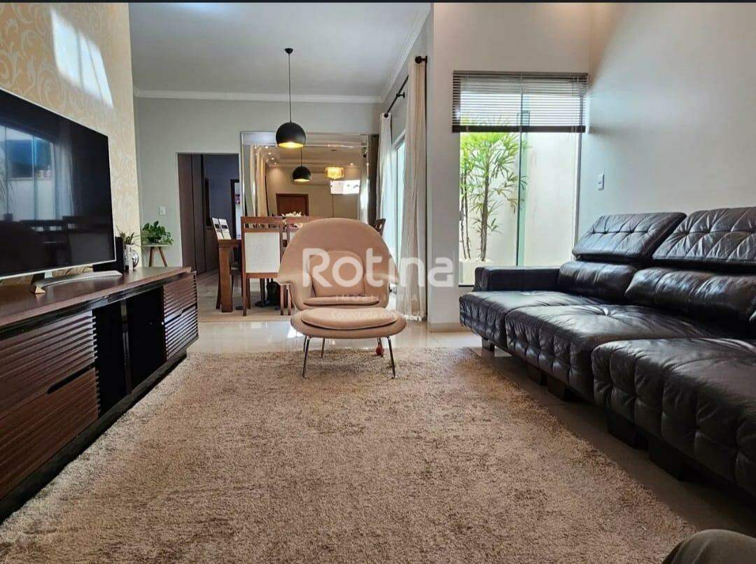Casa à venda, 4 quartos em Uberlândia no bairro Santa Rosa no valor de R$ 870.000,00 - Rotina Imobiliária: 