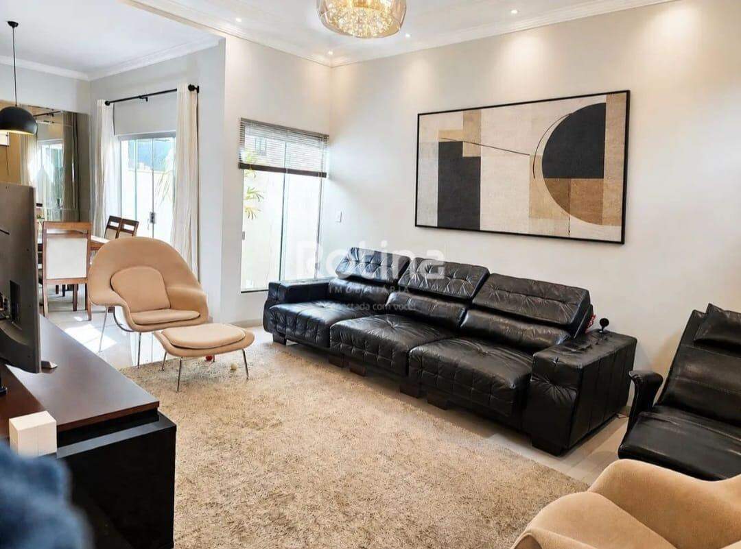 Casa à venda, 4 quartos em Uberlândia no bairro Santa Rosa no valor de R$ 870.000,00 - Rotina Imobiliária: 