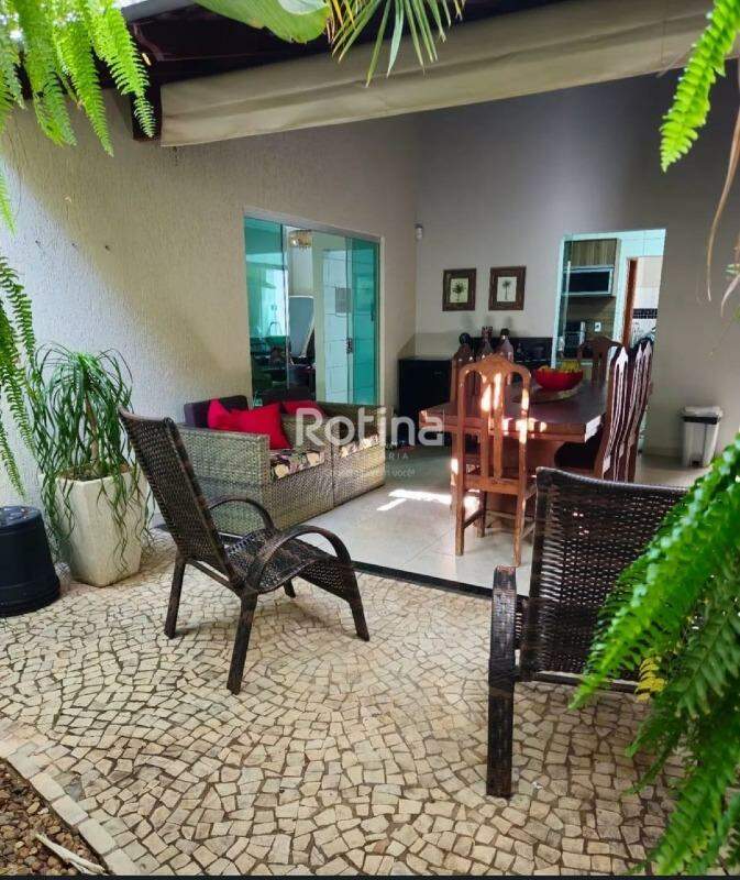 Casa à venda, 4 quartos em Uberlândia no bairro Santa Rosa no valor de R$ 870.000,00 - Rotina Imobiliária: 
