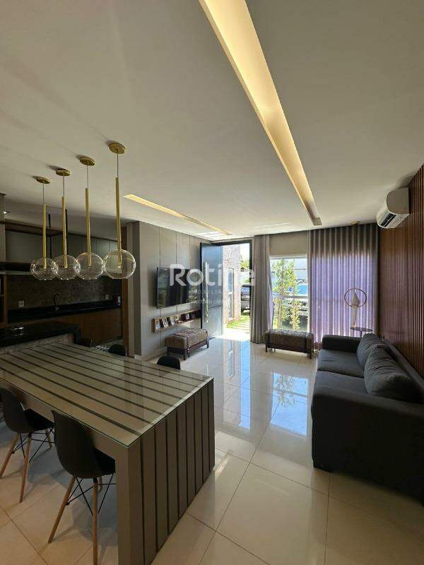 Casa Condomínio Fechado à venda, 3 quartos em Uberlândia no bairro Laranjeiras no valor de R$ 1.190.000,00 - Rotina Imobiliária: 