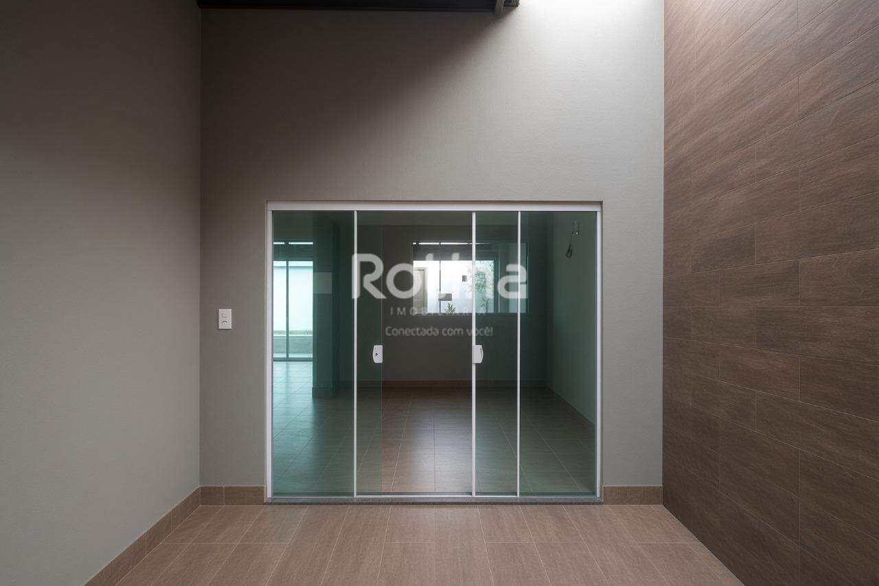 Casa à venda, 4 quartos em Uberlândia no bairro Granada no valor de R$ 720.000,00 - Rotina Imobiliária: 