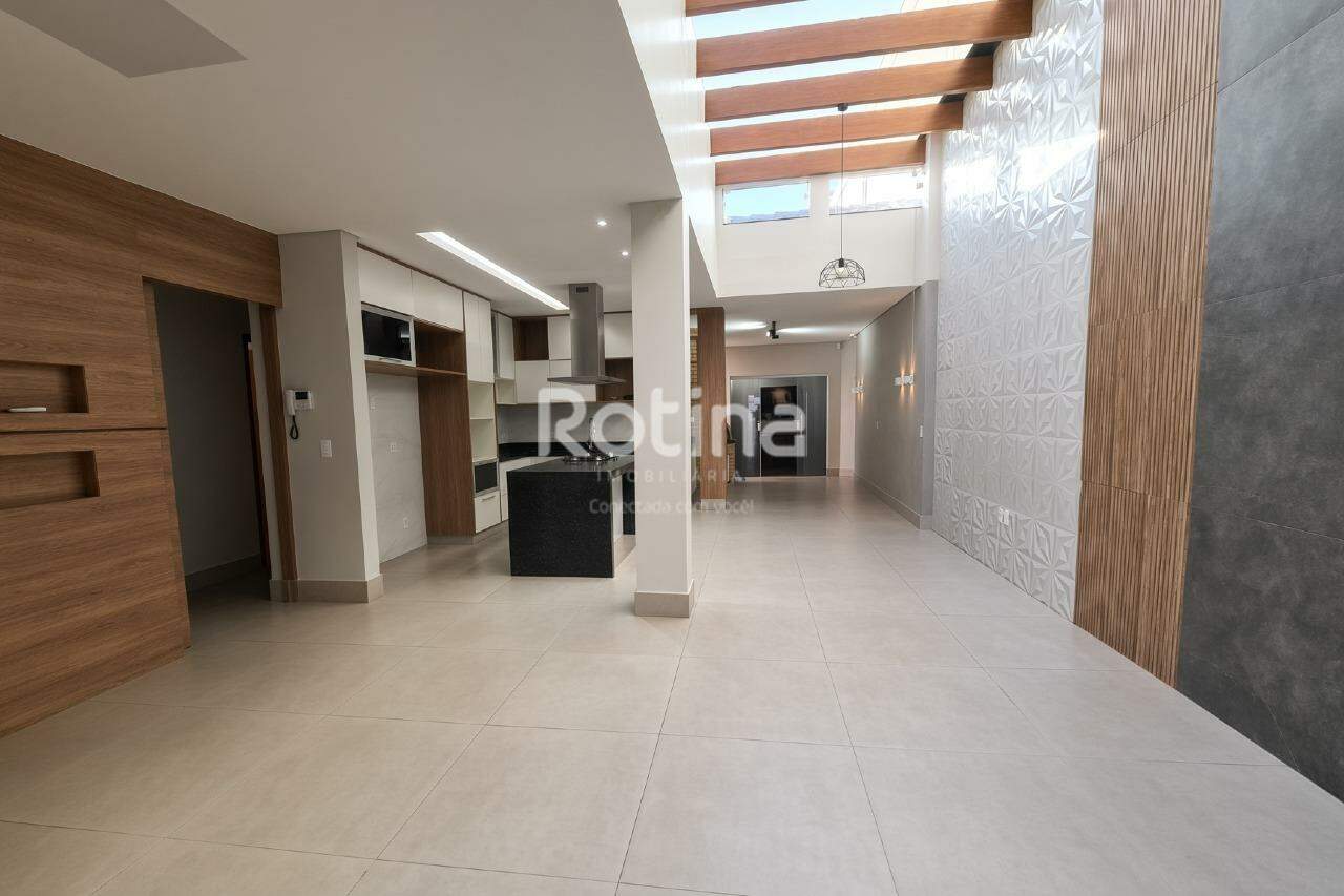 Casa à venda, 4 quartos em Uberlândia no bairro Santa Rosa no valor de R$ 790.000,00 - Rotina Imobiliária: 