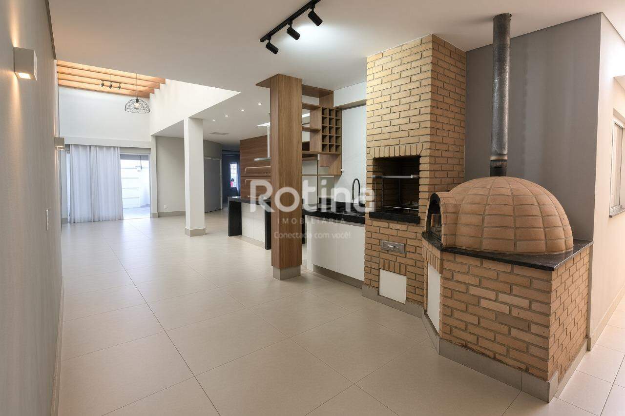 Casa à venda, 4 quartos em Uberlândia no bairro Santa Rosa no valor de R$ 790.000,00 - Rotina Imobiliária: 