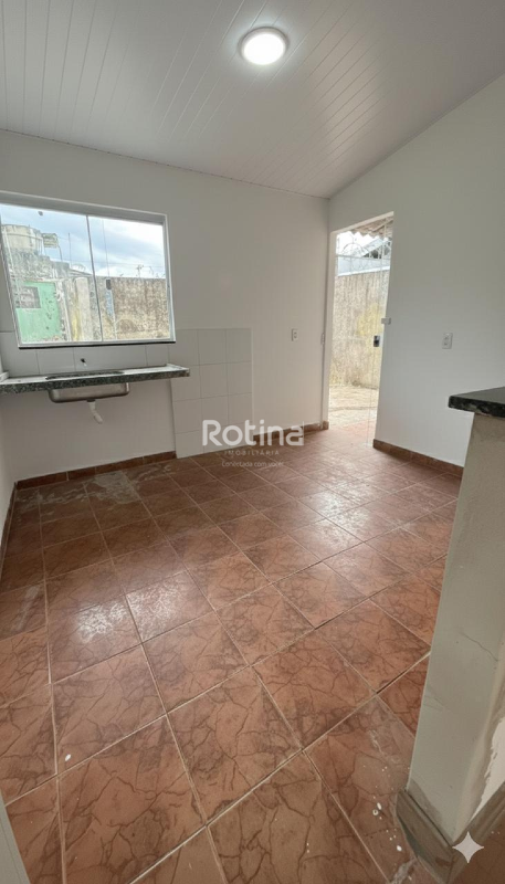 Casa à venda, 3 quartos em Uberlândia no bairro São Jorge no valor de R$ 350.000,00 - Rotina Imobiliária: 