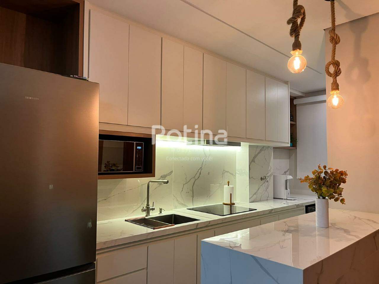 Apartamento à venda, 2 quartos em Uberlândia no bairro Martins no valor de R$ 290.000,00 - Rotina Imobiliária: 
