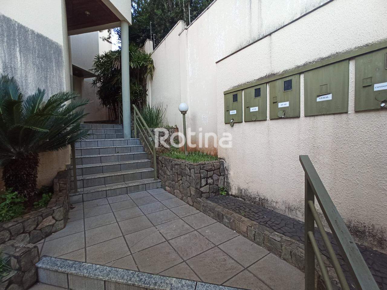 Apartamento para alugar, 2 quartos em Uberlândia no bairro Saraiva no valor de R$ 2.000,00 - Rotina Imobiliária: 