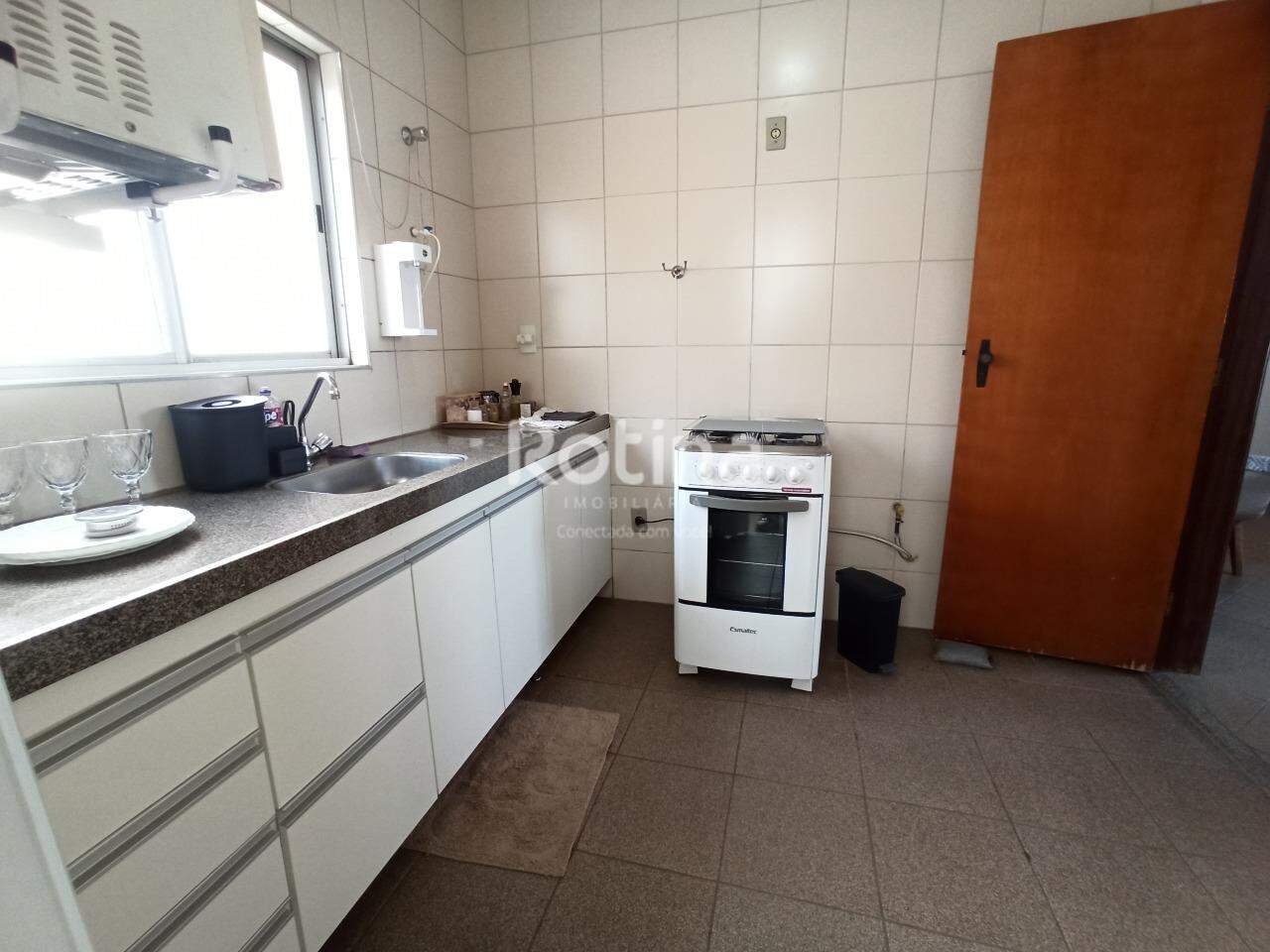 Apartamento para alugar, 2 quartos em Uberlândia no bairro Saraiva no valor de R$ 2.000,00 - Rotina Imobiliária: 