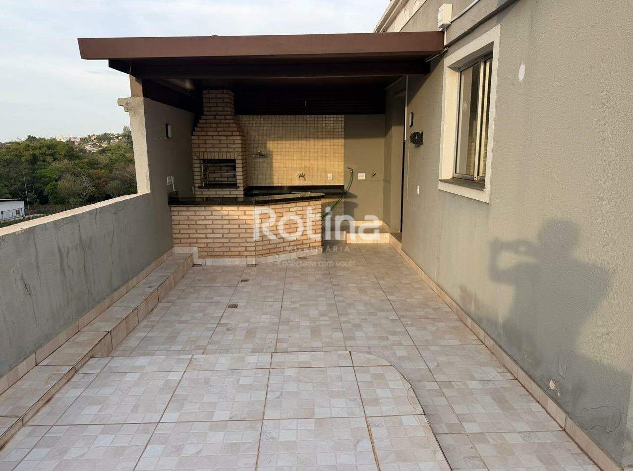 Apartamento para alugar, 3 quartos em Uberlândia no bairro Patrimônio no valor de R$ 2.600,00 - Rotina Imobiliária: 