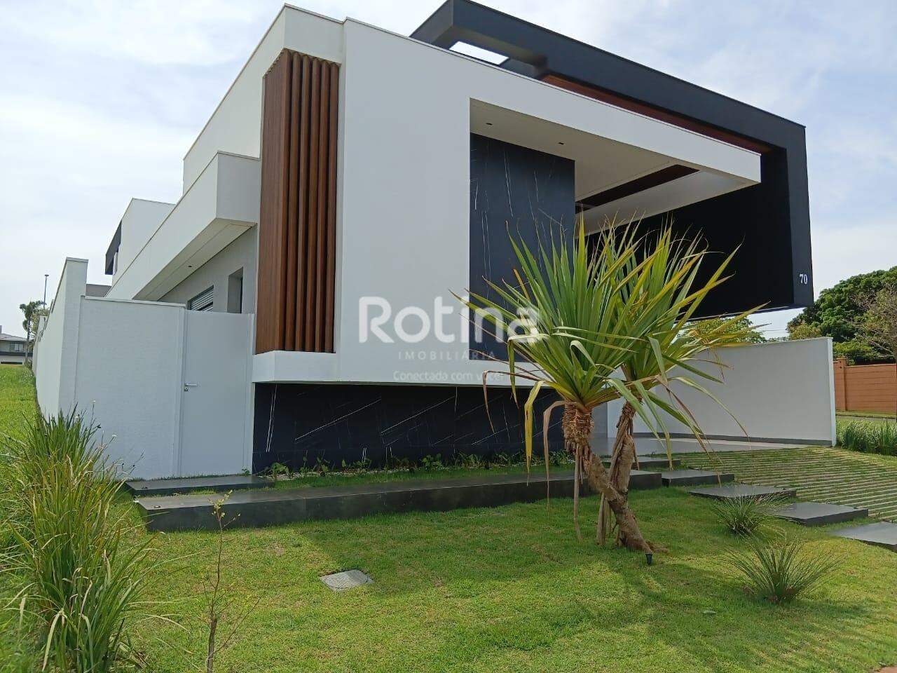 Casa Condomínio Fechado à venda, em Uberlândia no bairro Granja Marileusa no valor de R$ 4.250.000,00 - Rotina Imobiliária: 