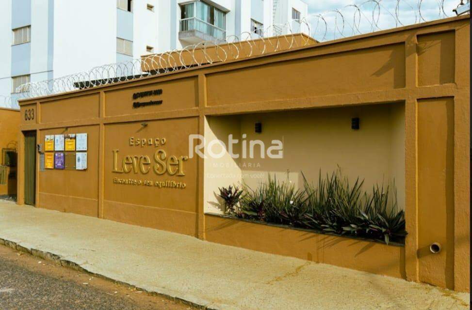 Sala para alugar, em Uberlândia no bairro Nossa Senhora Aparecida no valor de R$ 1.740,00 - Rotina Imobiliária: 