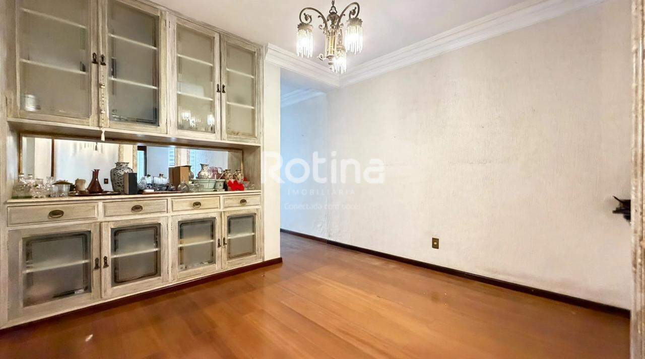 Casa Comercial à venda, 3 quartos em Uberlândia no bairro Centro no valor de R$ 1.000.000,00 - Rotina Imobiliária: 