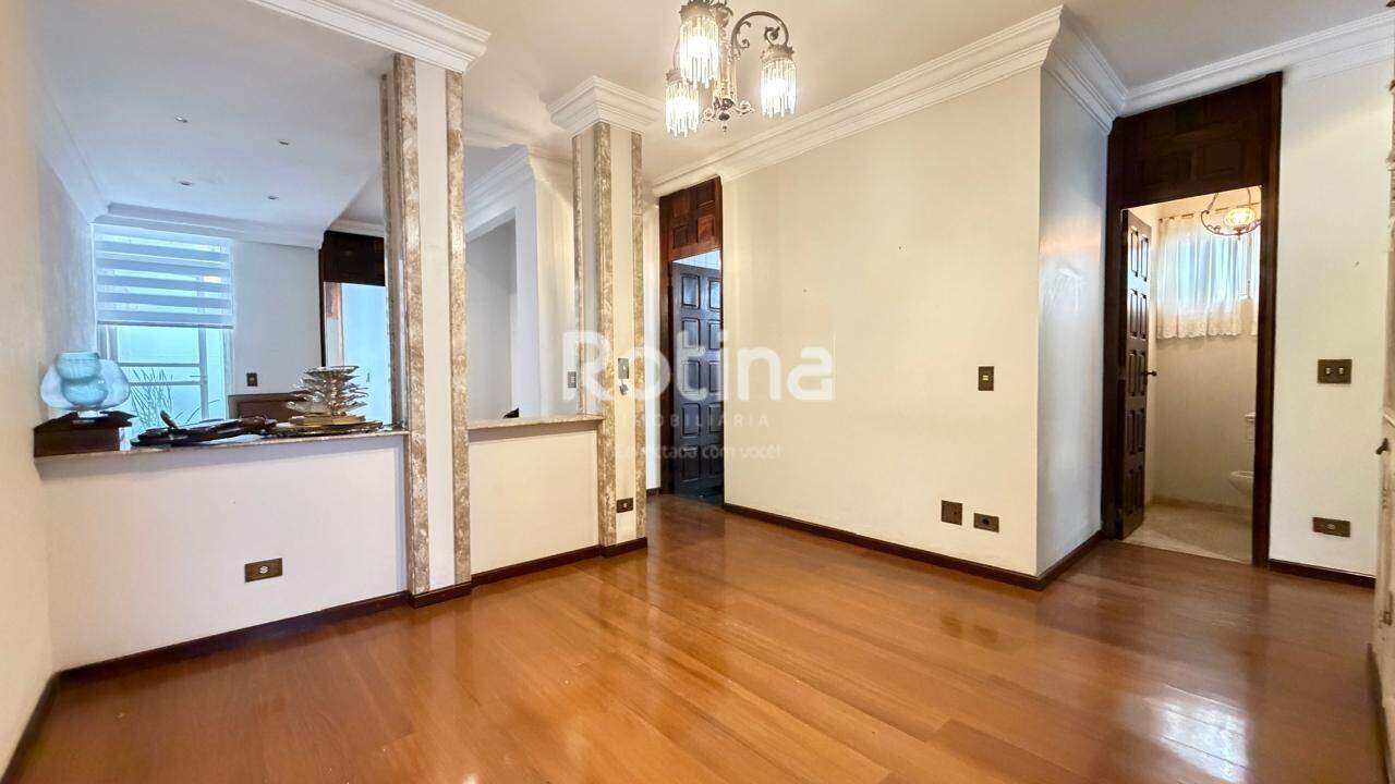 Casa Comercial à venda, 3 quartos em Uberlândia no bairro Centro no valor de R$ 1.000.000,00 - Rotina Imobiliária: 