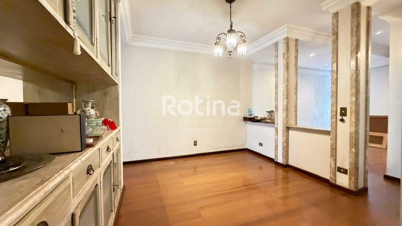 Casa Comercial à venda, 3 quartos em Uberlândia no bairro Centro no valor de R$ 1.000.000,00 - Rotina Imobiliária: 