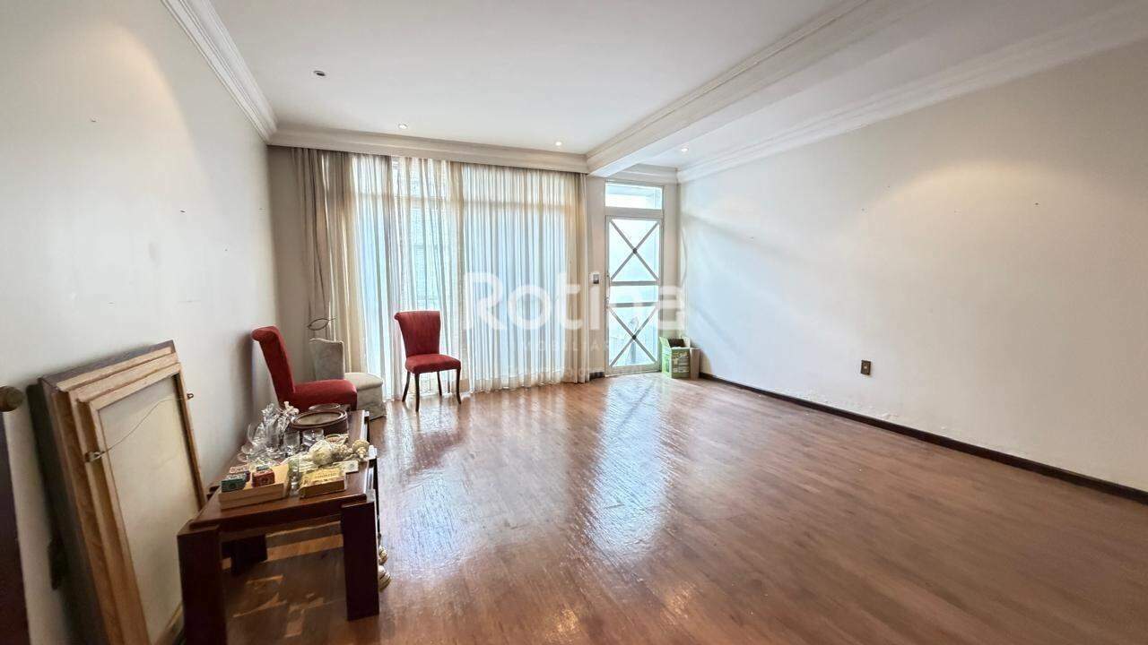 Casa Comercial à venda, 3 quartos em Uberlândia no bairro Centro no valor de R$ 1.000.000,00 - Rotina Imobiliária: 