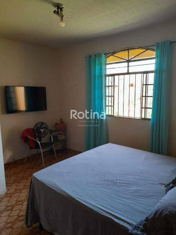 Casa à venda, 3 quartos em Uberlândia no bairro Osvaldo Rezende no valor de R$ 800.000,00 - Rotina Imobiliária: 