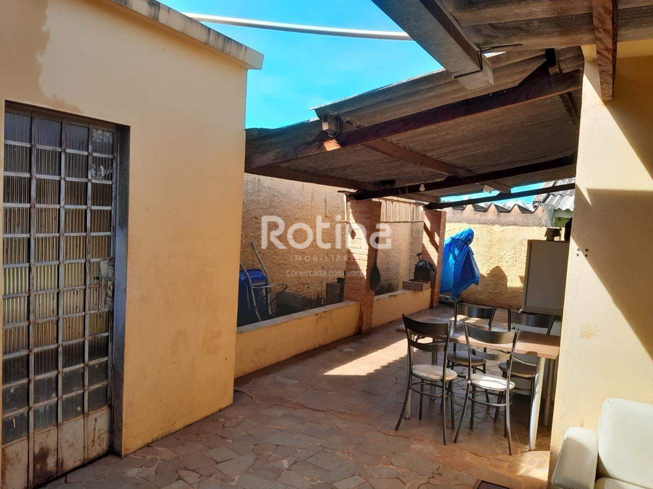 Casa à venda, 3 quartos em Uberlândia no bairro Osvaldo Rezende no valor de R$ 800.000,00 - Rotina Imobiliária: 
