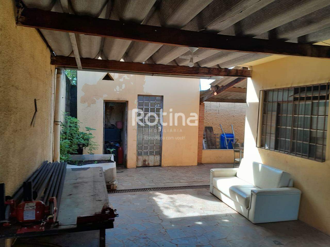 Casa à venda, 3 quartos em Uberlândia no bairro Osvaldo Rezende no valor de R$ 800.000,00 - Rotina Imobiliária: 