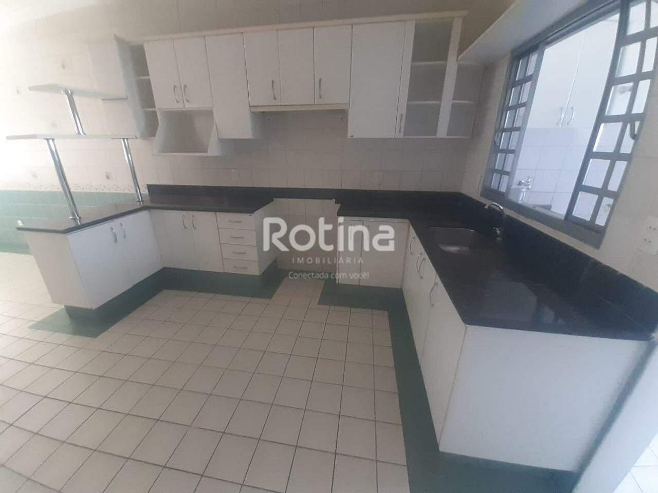 Prédio Inteiro à venda, 3 quartos em Uberlândia no bairro Umuarama no valor de R$ 2.150.000,00 - Rotina Imobiliária: 