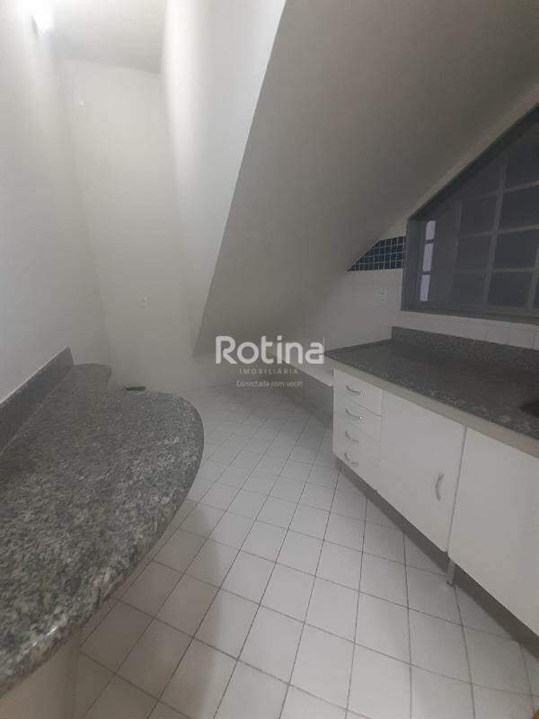 Prédio Inteiro à venda, 3 quartos em Uberlândia no bairro Umuarama no valor de R$ 2.150.000,00 - Rotina Imobiliária: 