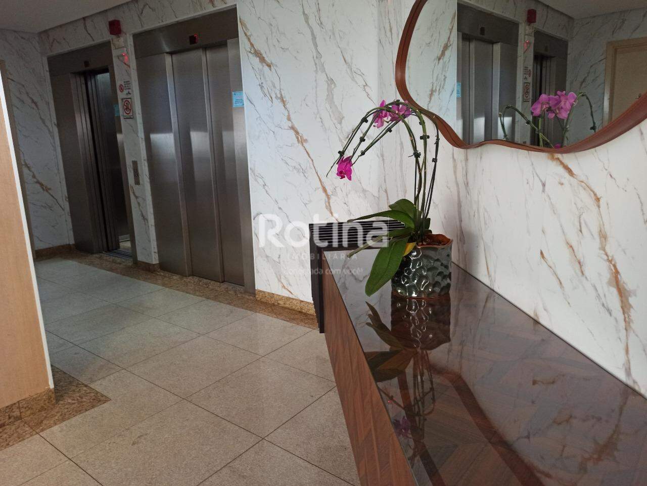Apartamento para alugar, 3 quartos em Uberlândia no bairro Centro no valor de R$ 3.500,00 - Rotina Imobiliária: 