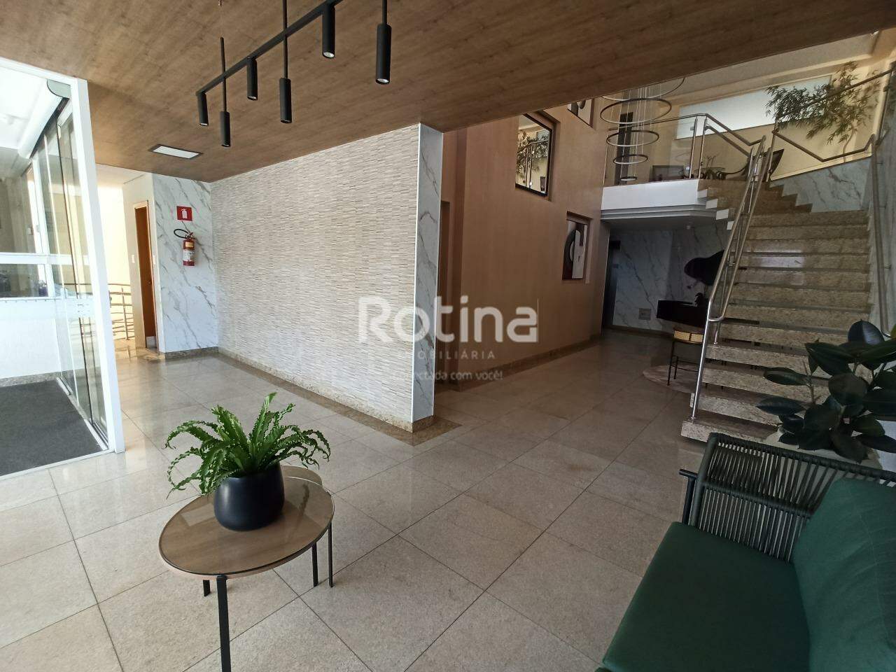 Apartamento para alugar, 3 quartos em Uberlândia no bairro Centro no valor de R$ 3.500,00 - Rotina Imobiliária: 