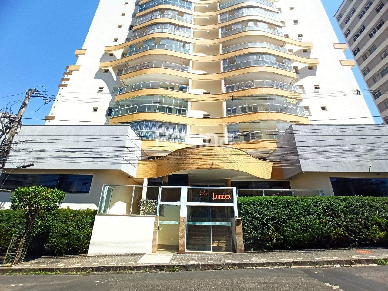 Apartamento para alugar, 3 quartos em Uberlândia no bairro Centro no valor de R$ 3.500,00 - Rotina Imobiliária: 