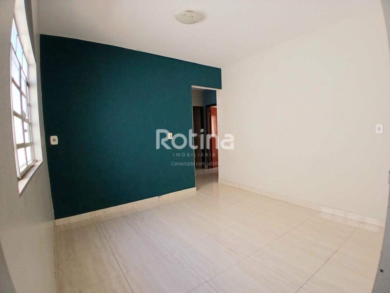 Casa para alugar, 4 quartos em Uberlândia no bairro Nossa Senhora das Graças no valor de R$ 2.200,00 - Rotina Imobiliária: 