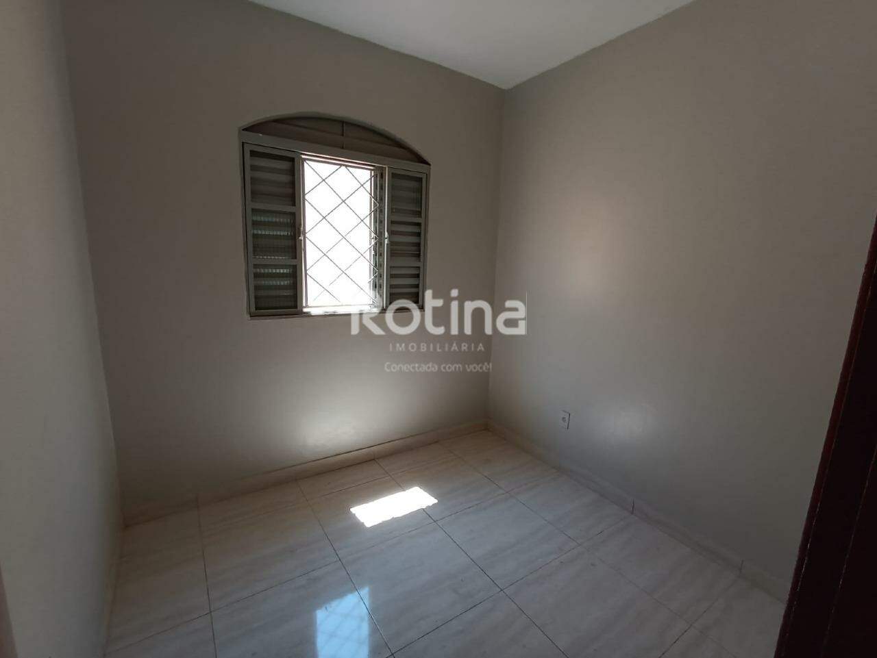 Casa à venda, 3 quartos em Uberlândia no bairro Nossa Senhora das Graças no valor de R$ 450.000,00 - Rotina Imobiliária: 