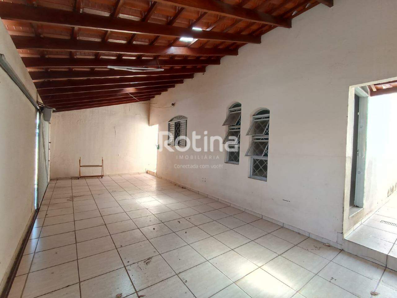 Casa à venda, 3 quartos em Uberlândia no bairro Nossa Senhora das Graças no valor de R$ 450.000,00 - Rotina Imobiliária: 