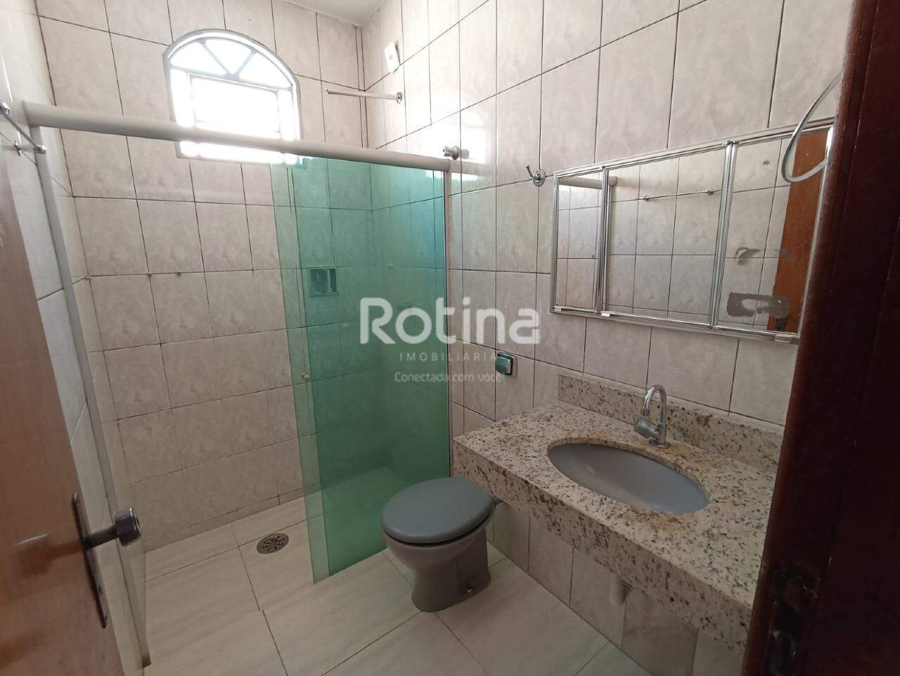 Casa à venda, 3 quartos em Uberlândia no bairro Nossa Senhora das Graças no valor de R$ 450.000,00 - Rotina Imobiliária: 