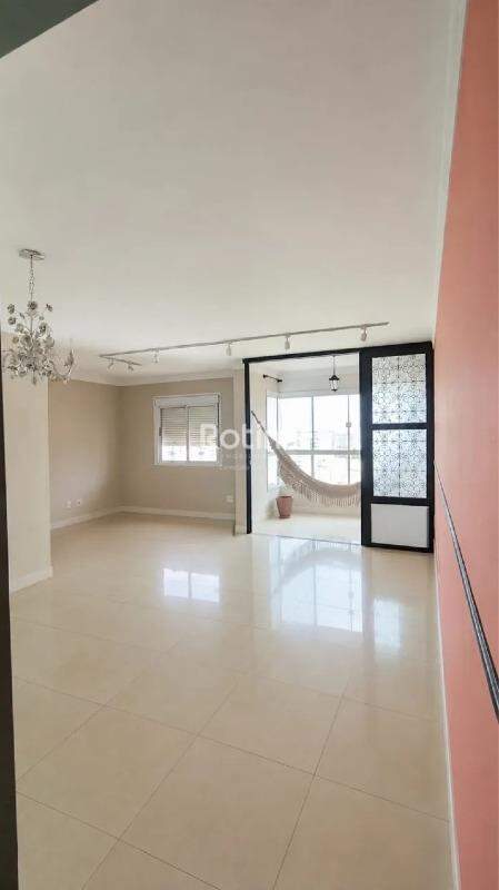 Apartamento para alugar, 3 quartos em Uberlândia no bairro Santa Mônica no valor de R$ 5.000,00 - Rotina Imobiliária: 