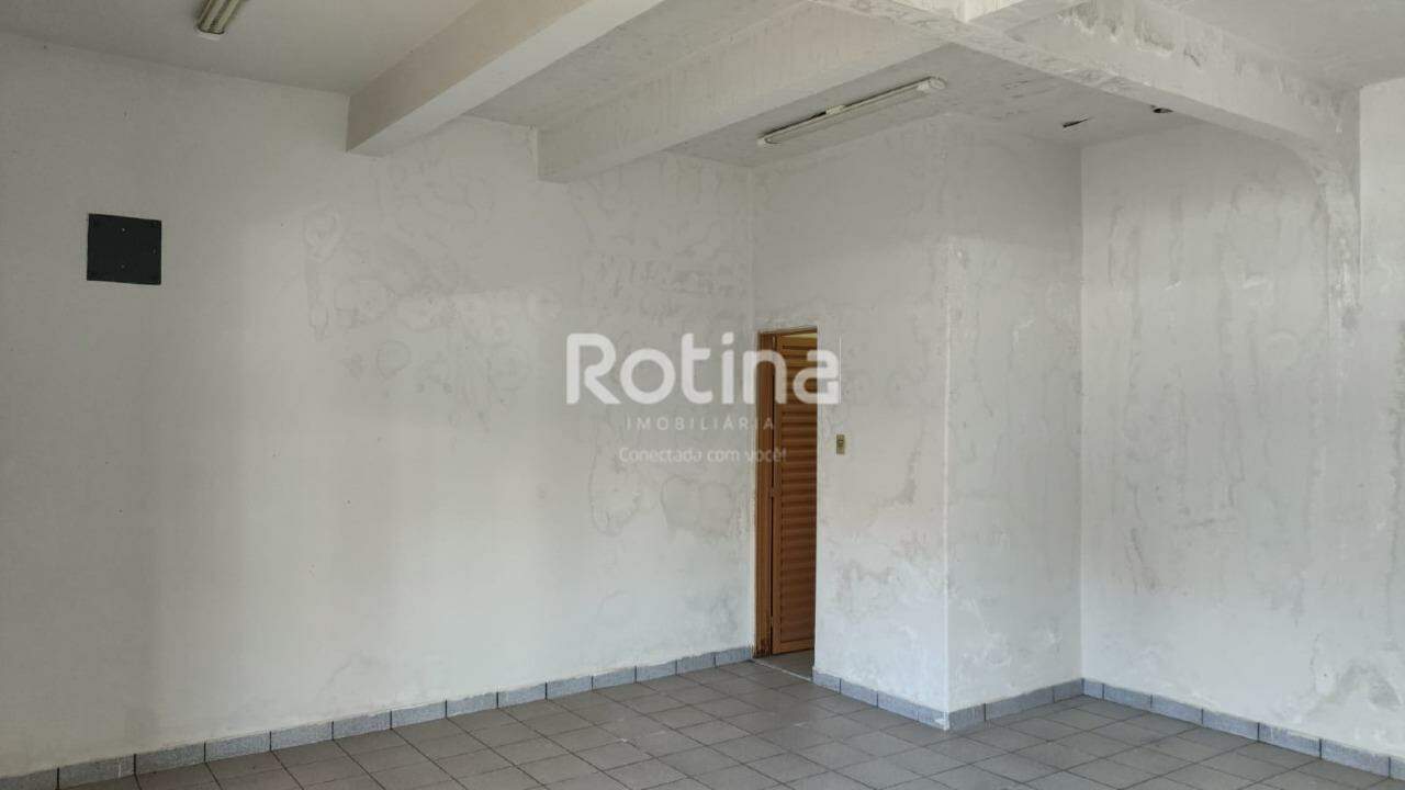 Comercial para alugar, em Uberlândia no bairro Daniel Fonseca no valor de R$ 2.300,00 - Rotina Imobiliária: 