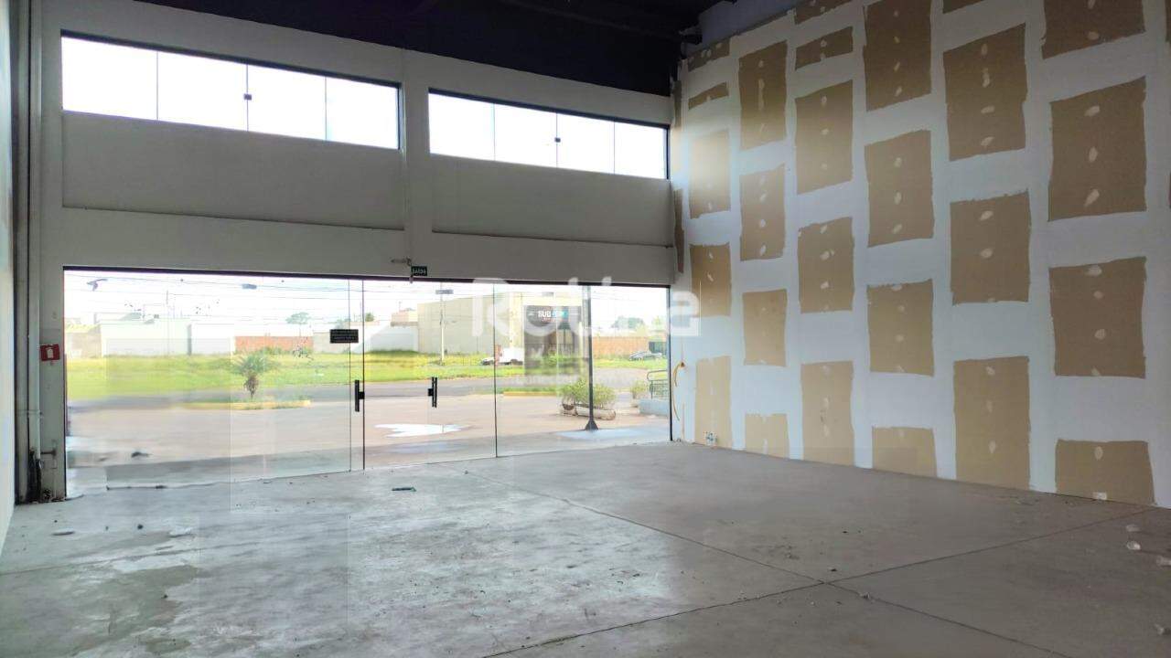 Loja para alugar, em Uberlândia no bairro Monte Hebron no valor de R$ 3.600,00 - Rotina Imobiliária: 