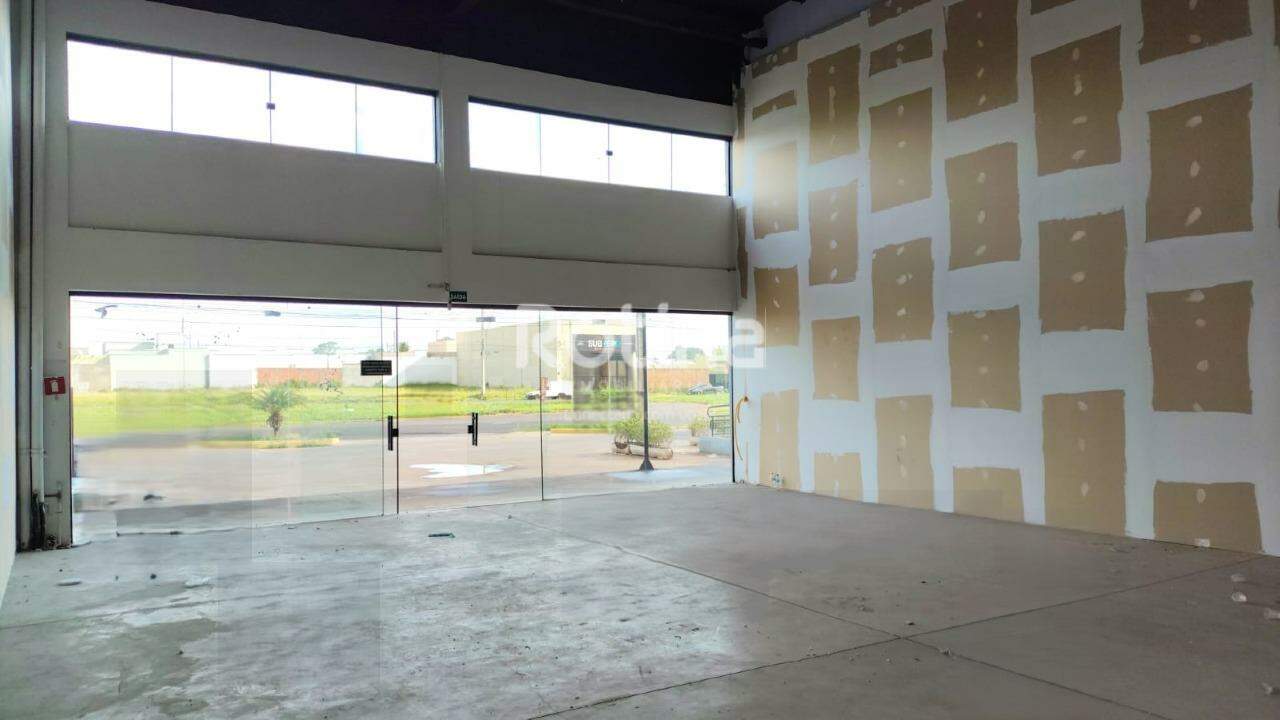 Loja para alugar, em Uberlândia no bairro Monte Hebron no valor de R$ 2.200,00 - Rotina Imobiliária: 