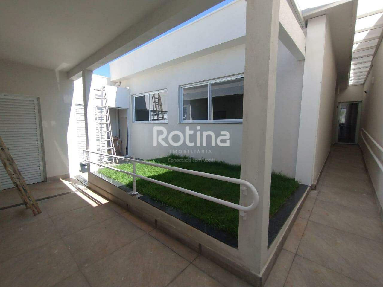 Casa Comercial para alugar, em Uberlândia no bairro Osvaldo Rezende no valor de R$ 10.000,00 - Rotina Imobiliária: 