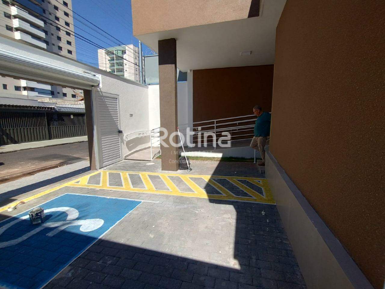 Casa Comercial para alugar, em Uberlândia no bairro Osvaldo Rezende no valor de R$ 10.000,00 - Rotina Imobiliária: 